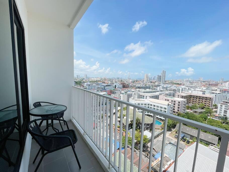 Base Central Pattaya Long Balcony King-Bed With Infinity Pool & Free Netflix! Exteriér fotografie