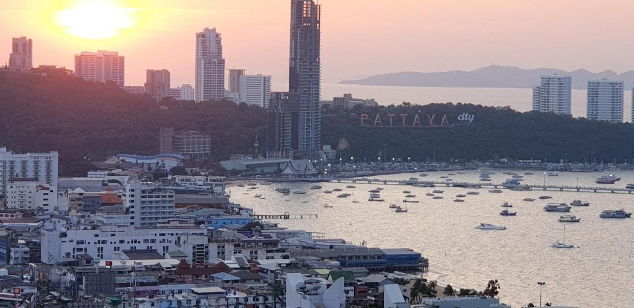 Base Central Pattaya Long Balcony King-Bed With Infinity Pool & Free Netflix! Exteriér fotografie